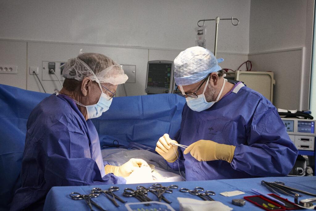 Dr Sébastien Beley et Dr Wilson opération implant pénien, expertise
